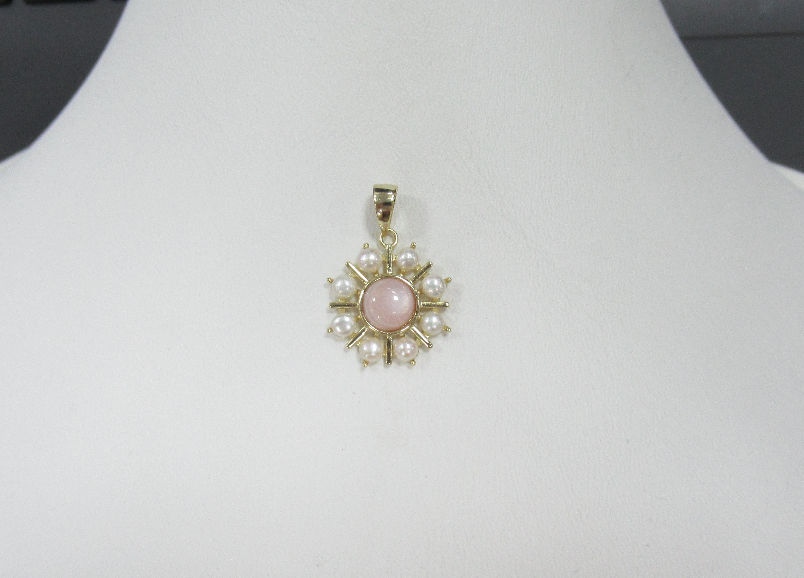 Серебряная подвеска с перламутром и жемчугом